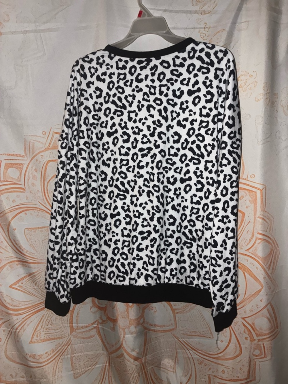 Black and White Leopard Print Sweatshirt with Black Leggings - Picture 7 of 12